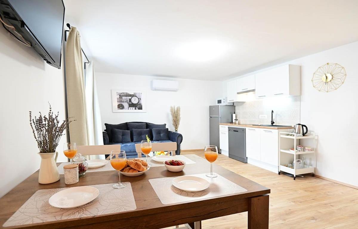 Apartment D & Studio L Dobrinj Exteriör bild