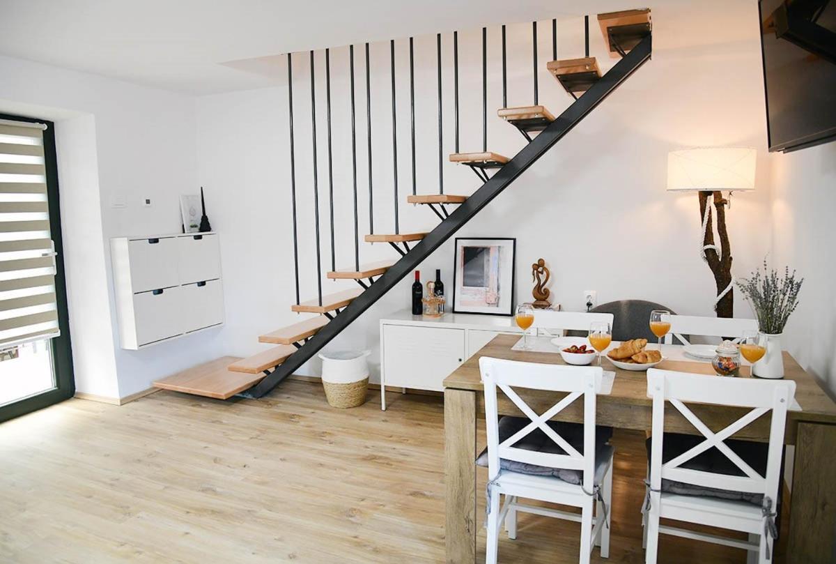 Apartment D & Studio L Dobrinj Exteriör bild