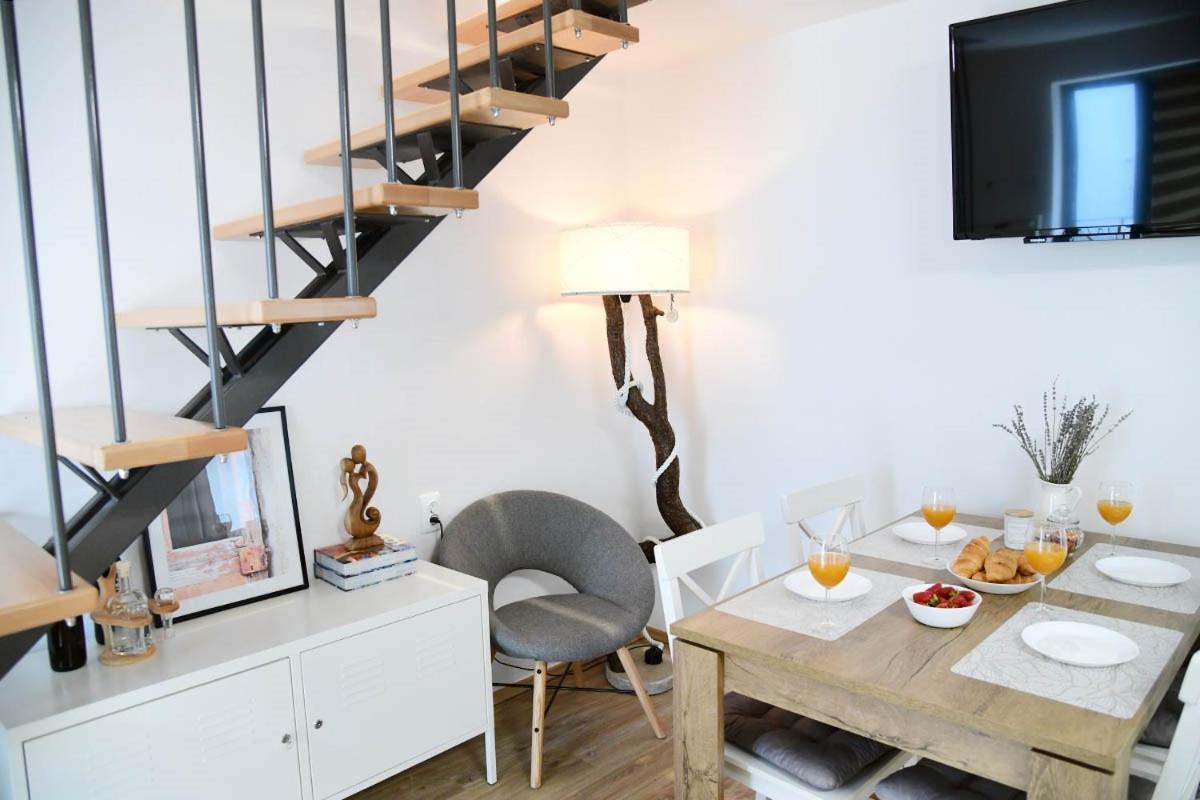 Apartment D & Studio L Dobrinj Exteriör bild