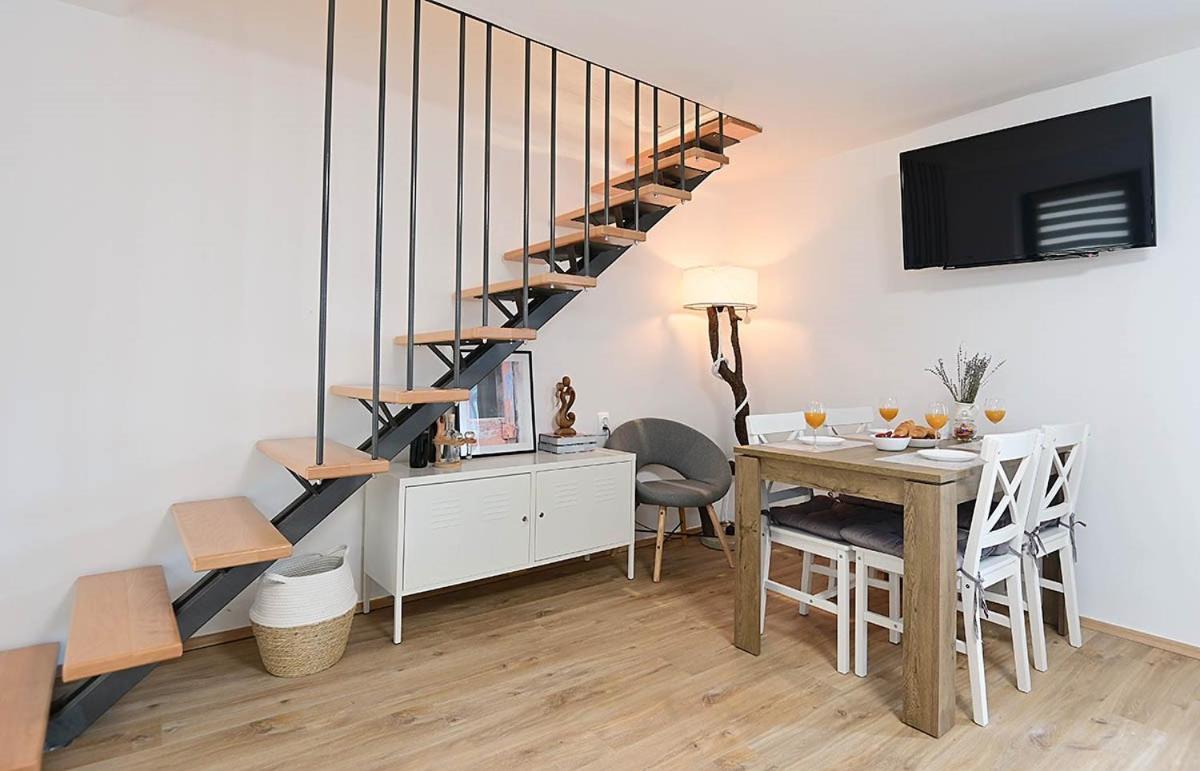 Apartment D & Studio L Dobrinj Exteriör bild
